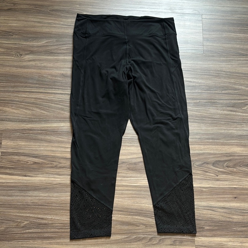 PINK Victoria’s Secret Black Leggings with Lace Detail size XL EUC